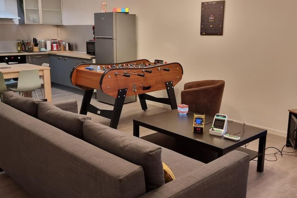 Belle Maison Climatisee Renovee Pac-Man Entre Collegues, Amis, Famille - Barbecue - Netflix - Prime - Baby Foot 50Cts Saint-Seurin-sur-l'Isle Exterior foto