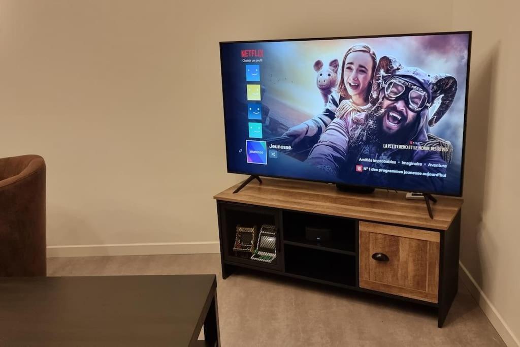 Belle Maison Climatisee Renovee Pac-Man Entre Collegues, Amis, Famille - Barbecue - Netflix - Prime - Baby Foot 50Cts Saint-Seurin-sur-l'Isle Exterior foto